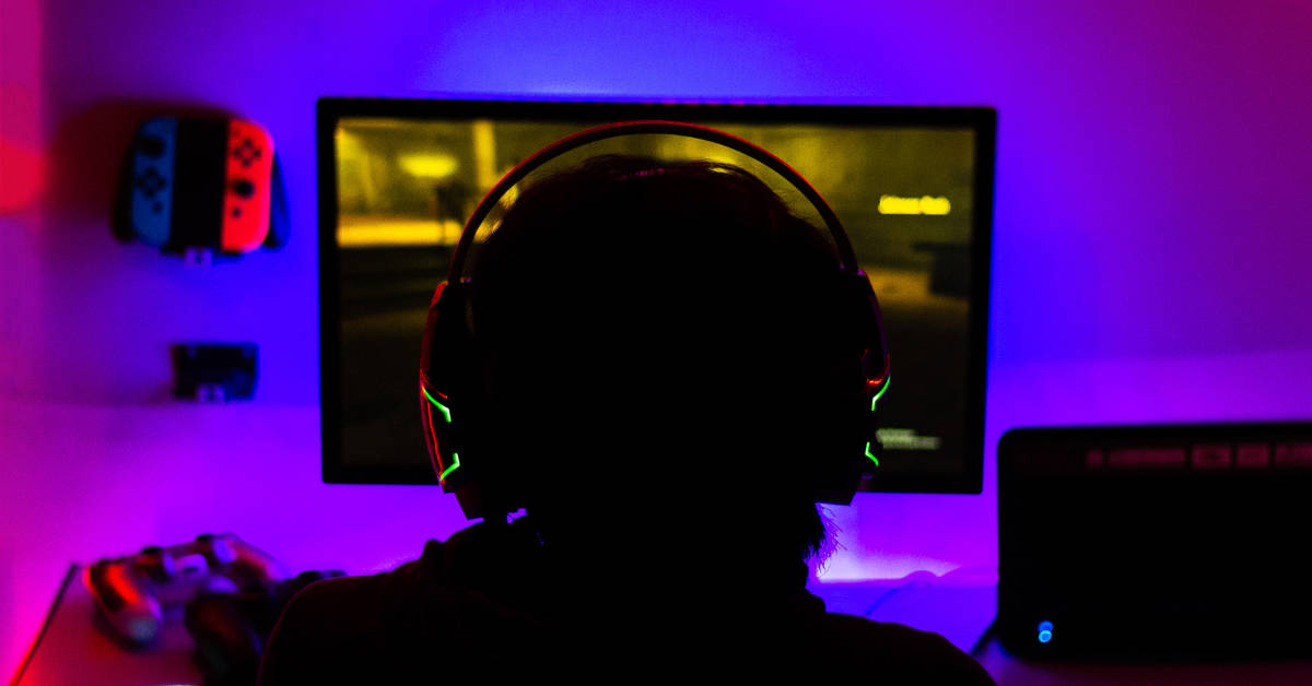 Ultimate Guide to Dating a Gamer | 7 Things You Must Know