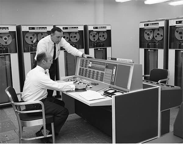 Processing Data on a IBM 7090 Computer