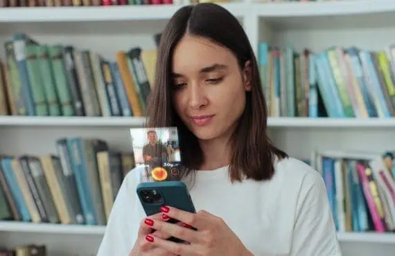 woman using dating app to find a boyfriend
