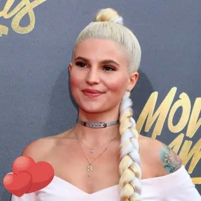 carly aquilno
